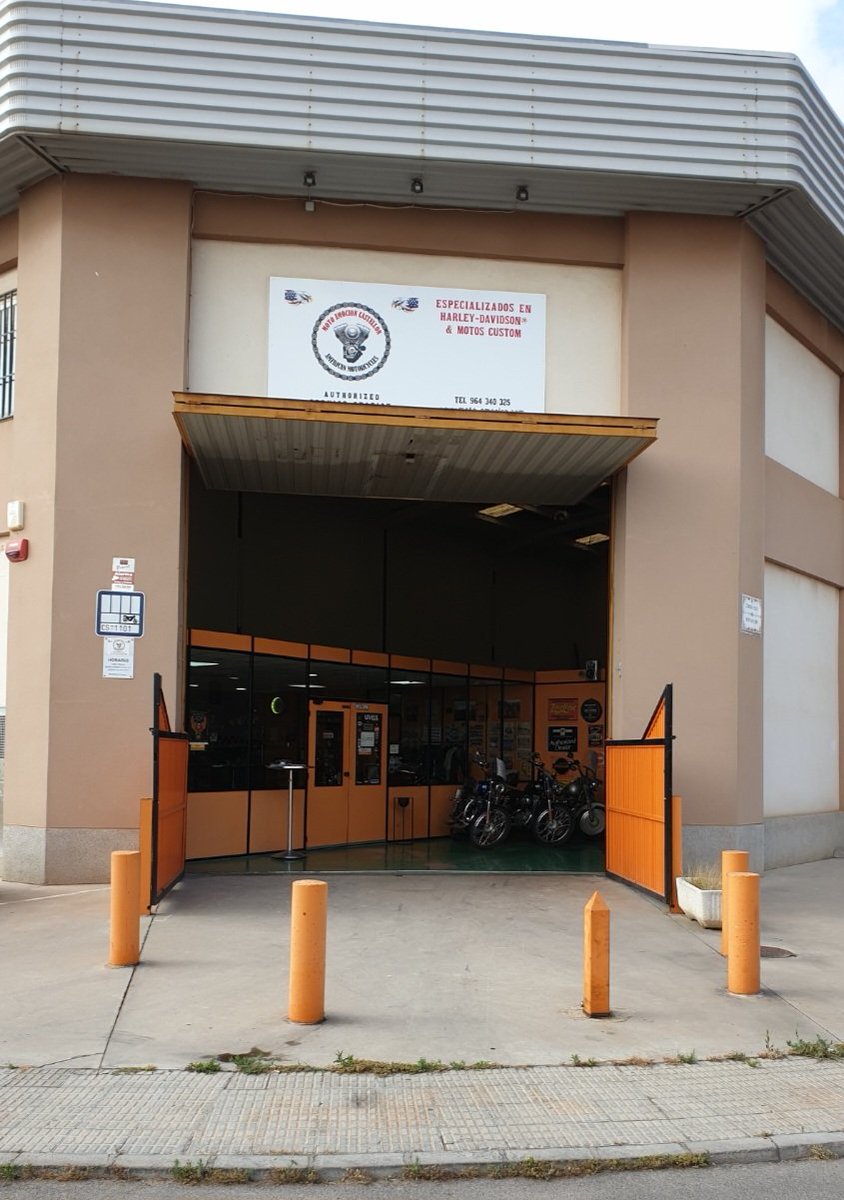 MotoEmocionCast's tweet photo. SE TRASPASA POR JUBILACIÓN EL TALLER ESPECIALIZADO EN HARLEY-DAVIDSON Y MOTOS CUSTOM MOTO EMOCION CASTELLON CON CARTERA DE CLIENTES Y LICENCIA EN VIGOR. INTERESADOS SERIOS POR TF 647 496 125. https://t.co/pmaH2HYjKT
