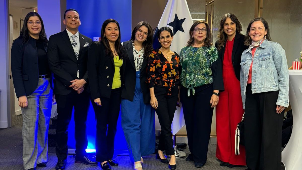 PanamaOEA's tweet image. Emb. @MRoquebert, usted ha dejado una huella imborrable en nuestra misión. Le deseamos el mayor de los éxitos en todos los nuevos horizontes que le aguardan. ¡Gracias por inspirarnos y guiarnos con su dedicación!.