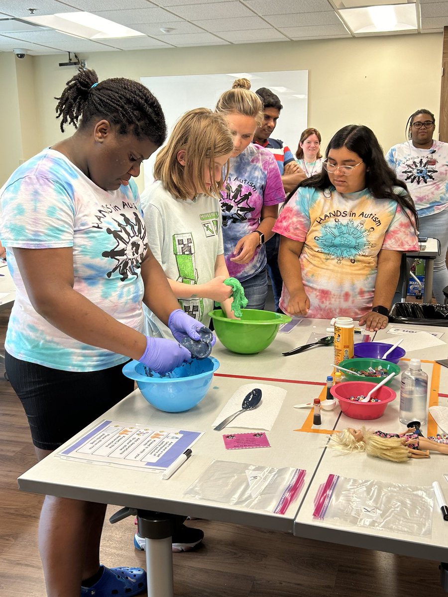 HANDSinAutism's tweet photo. What a wonderful #HANDStraining & #HANDScamp #HANDScamp week! Day 5 was all about #HANDSModel #SocialSkills, #Generalization & making things practical. Rounding out final activities, awards & #HANDSinAutism celebrations is a perfect finale!! @IUImpact @IUMedSchool @RileyKids https://t.co/Bd1f6UdDKD