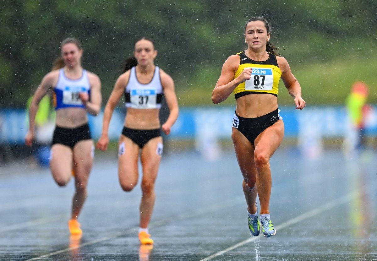 🔥🔥 Phil Healy really is Irish women's sprinting golden girl of the last decade. From 2014 to now, she has won 17 national senior titles. 

Outdoor (9)
100m 🥇🥇
200m 🥇🥇🥇🥇🥇🥇
400m 🥇
---------
Indoor (8)
60m 🥇
200m 🥇🥇🥇
400m 🥇🥇🥇🥇

(📸 Tyler Miller/Sportsfile)