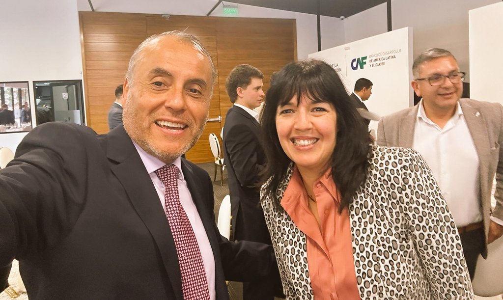 <a href="/acatalan/">Arturo Catalán</a> un verdadero privilegio compartir en Asunción en la #CumbreLatinoamericana <a href="/certalatam/">CERTAL</a> #Tecnologia💻📲