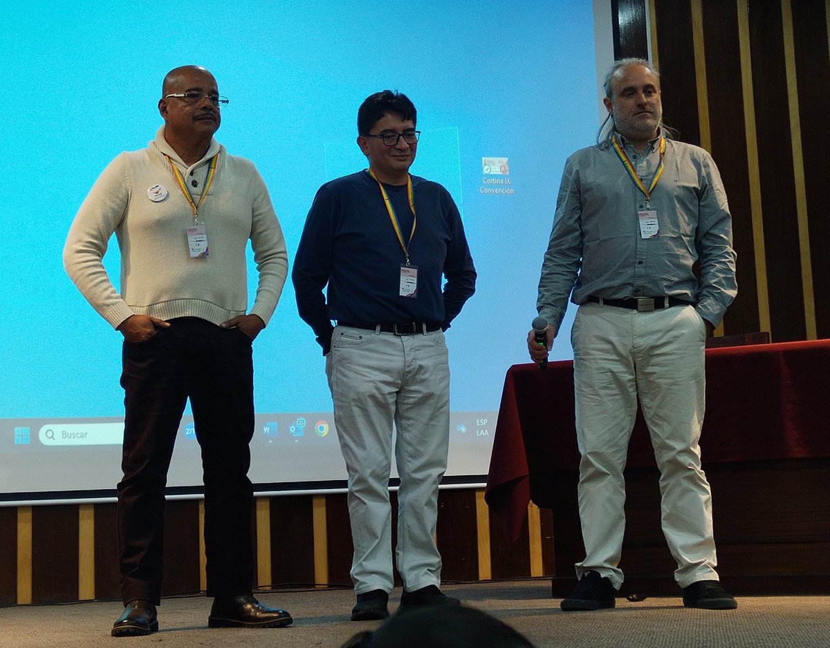 😍 Tres hombres que dicen claro y fuerte: "somos los orgullosos papás de personas trans", en la Convención de familias por la diversidad, en La Paz, Bolivia. #OrgulloLGTBIQ