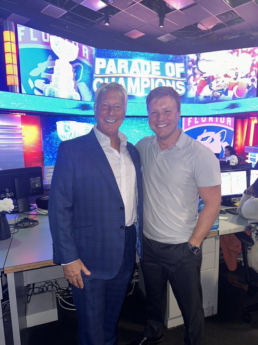 JackRoyer's tweet image. Great to finally meet a Plex legend…. Steve Shapiro!! @sshapiro7. Wonderful to be a part of the 7NEWS family.