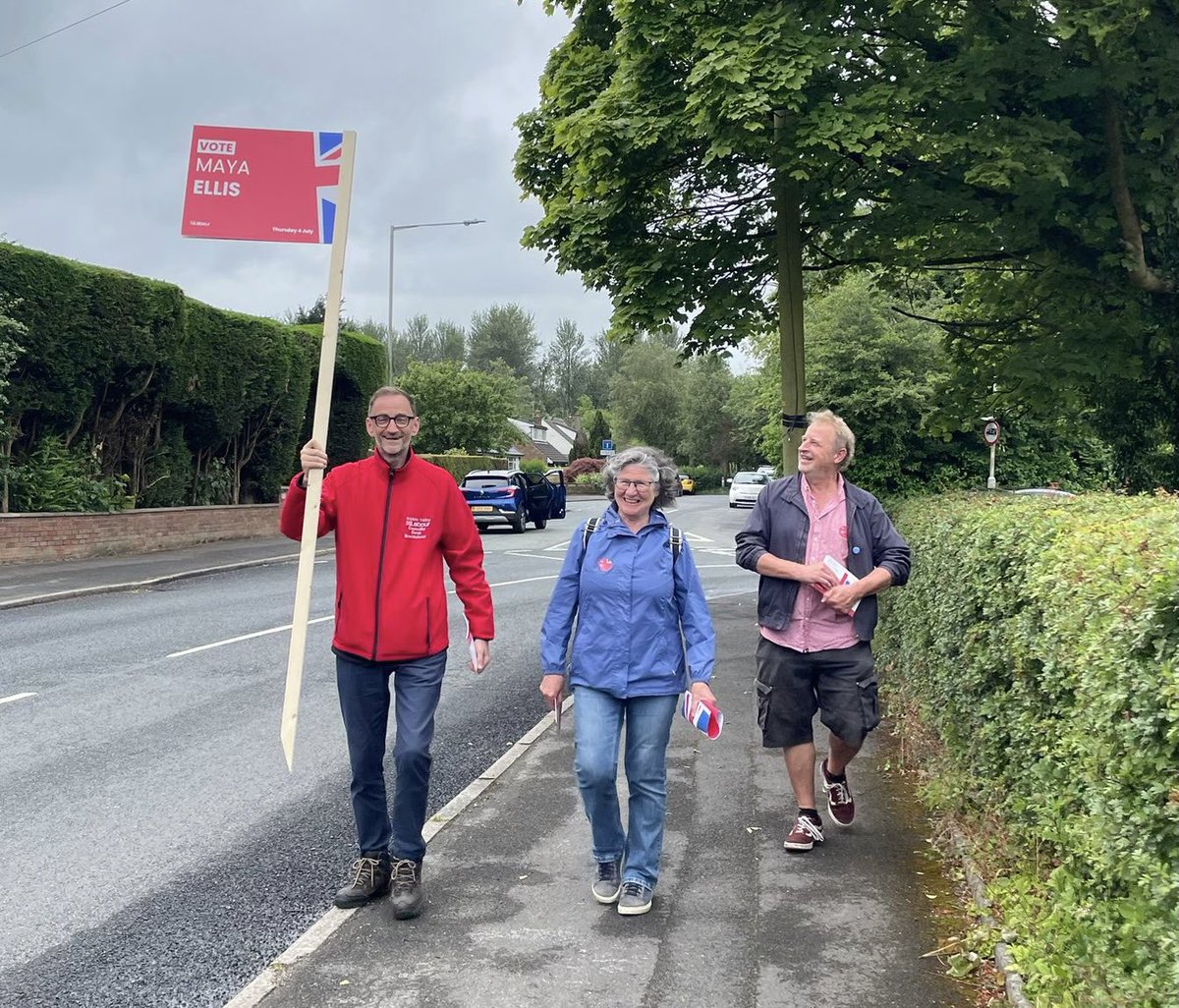 hindleanna's tweet image. Busy day with doorstep action in Lea &amp;amp; Larches with @navvy_1982 Thornton Cleveleys with @MatthewBrownLab and caught tail wind of Greyfriars for Labour Victory on 4 July 🌹