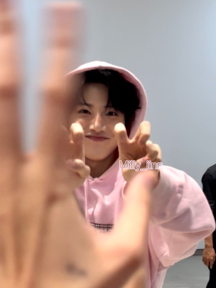 Milly_iinn's tweet photo. 240629 sendoff
#준규 #JUNKYU #ジュンギュ #treasure #트레저 https://t.co/j7JDYfLBrv