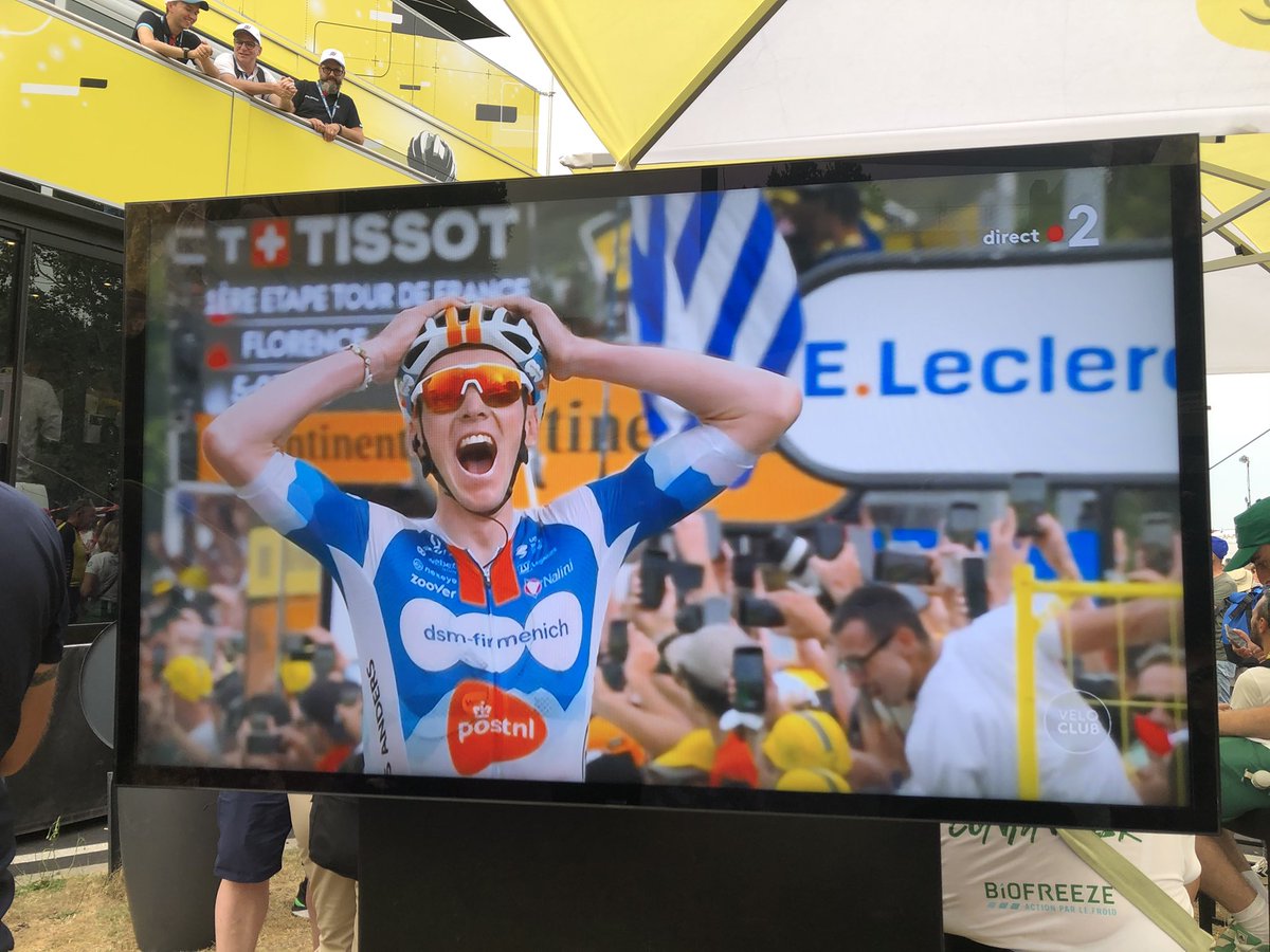 DansLaMusette's tweet photo. Vous ne verrez rien de plus beau aujourd’hui. #TDF2024 https://t.co/DhN3bGtdK2