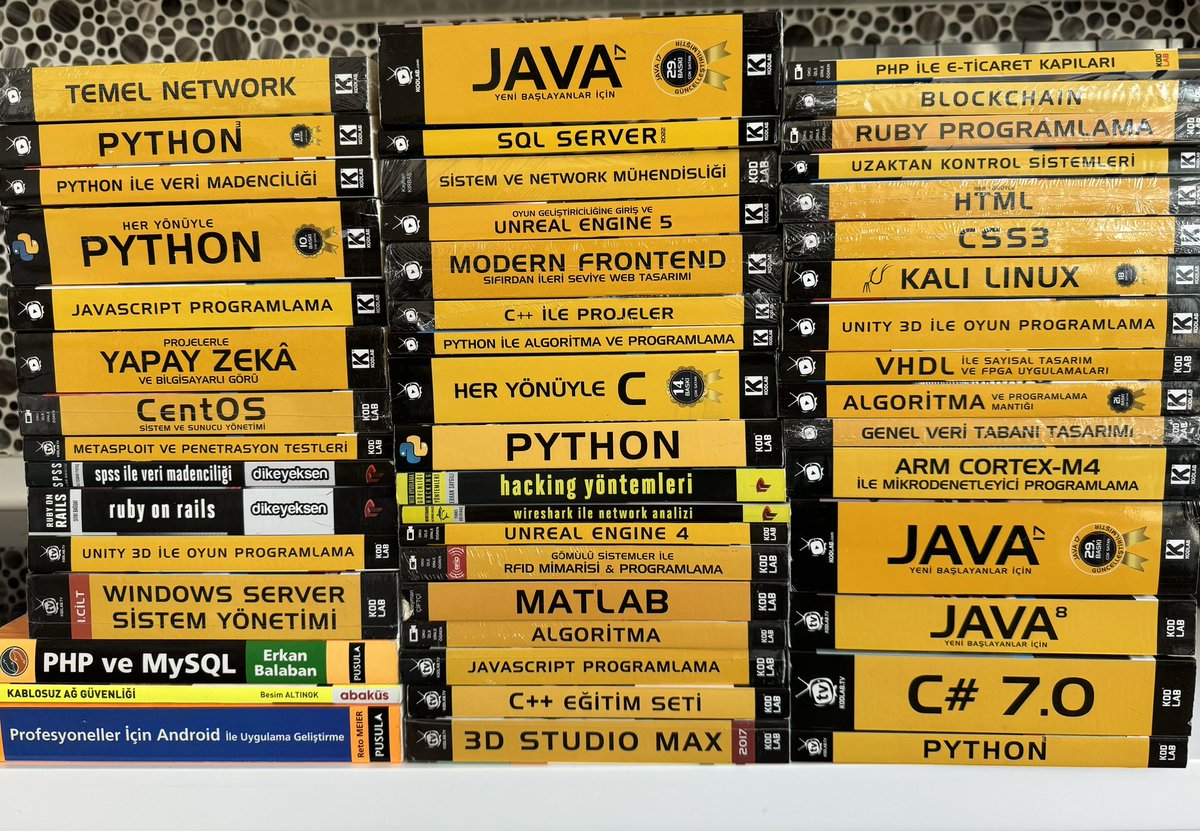 Selamlar Dostlar 🙏🏻🧡 Bilgiye ulaşmanın zor ve masraflı olduğu bu dönemde ufakta olsa ihtiyacı olan dostlar için naçizane 50’ye yakın sizlerle paylaşmak için kitap aldım. Siber güvenlik, Yazılım ve Programlama, Oyun Tasarımı, Algoritma, Bilgi Teknolojileri, Sistem Uzmanlığı,