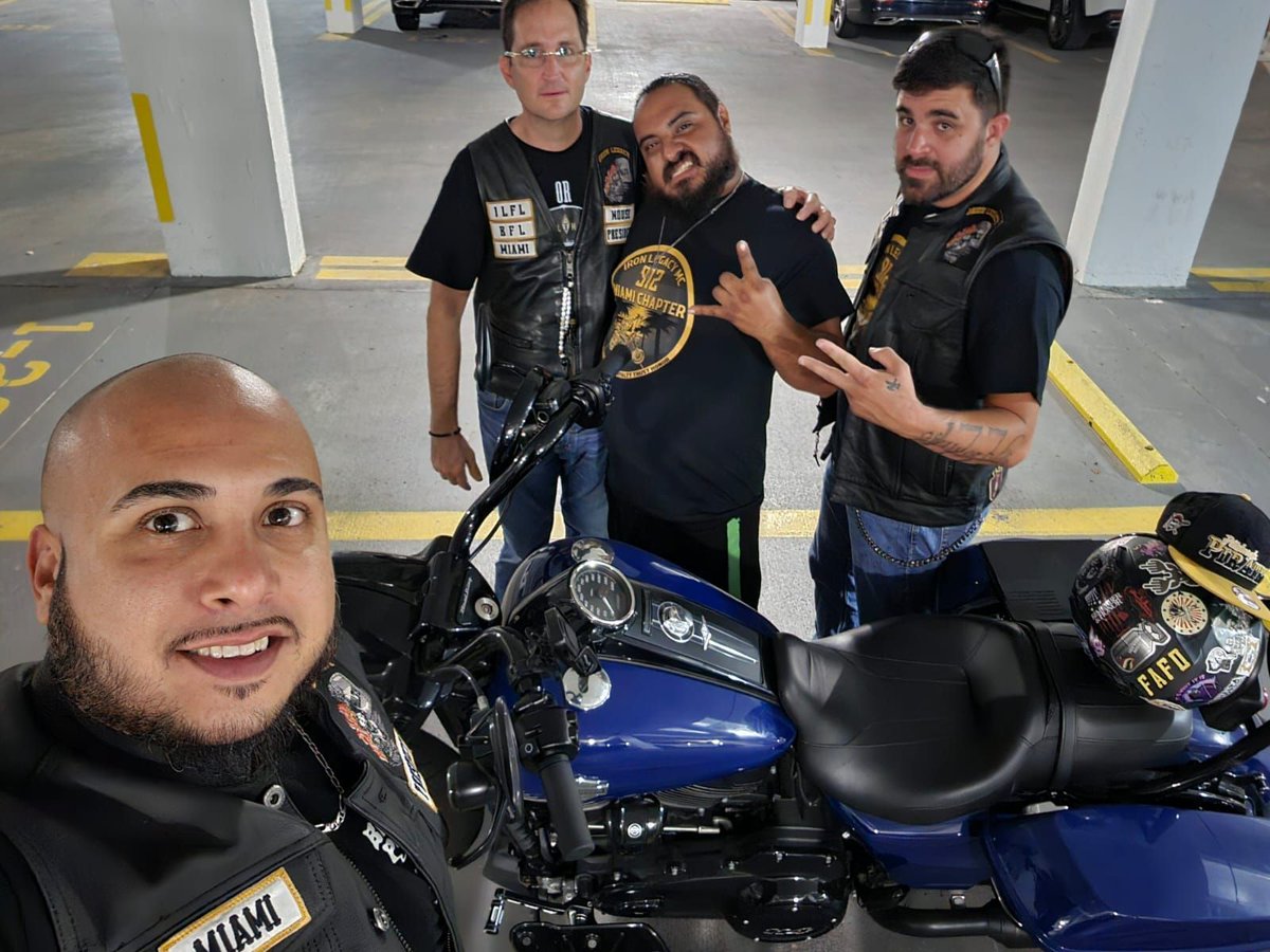 ilmcmiami's tweet photo. Getting a brother back on the road as soon as possible. Helping to fix up this brothers bike was important to us because we are family and always help when in need. 

#motorcycleclub #motorcycle #mc  #brotherhood #bikers  #ironlegacy #ironlegacymotorcycleclub #ironlegacymc #ilmc https://t.co/3dEm3fb17S