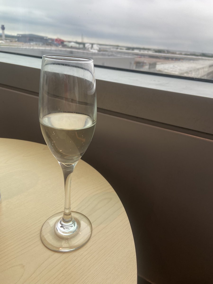 Well <a href="/manairport/">Manchester Airport</a> and <a href="/jet2tweets/">Jet2tweets</a> you have excelled yourself. It took 15 mins from taxi to lounge! Lots of staff, slick service and smooth operation. It makes such a difference to start your holiday in this way. Thank you ☺️
