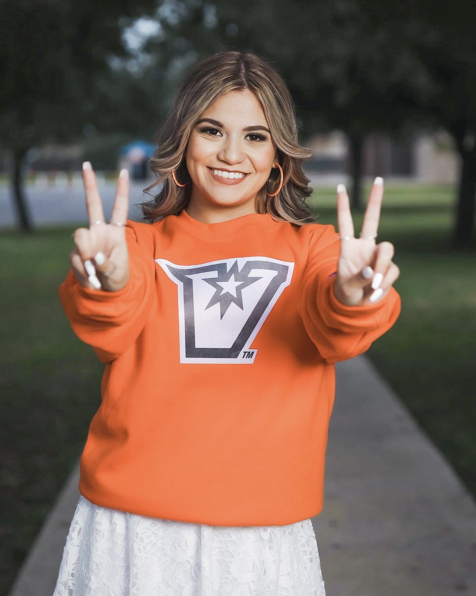 utrgv's tweet photo. Drop a βοΈ's up if youβre coming to UTRGV this fall!Β
#utrgv #rgv #vsup #utrgvstudents #futurevaqueros https://t.co/rldWIGAFnZ