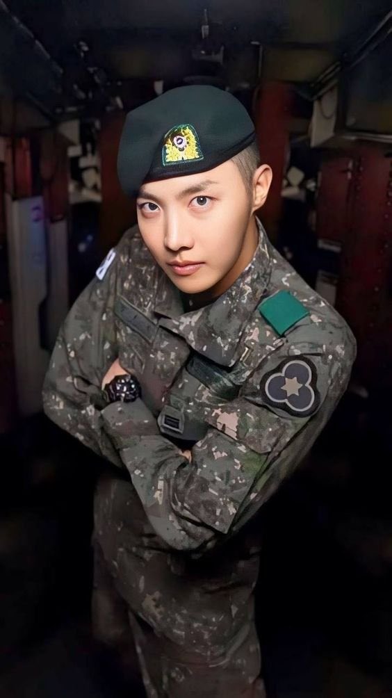 [📰 𝐍𝐄𝐖𝐒] 

#Jhope has completed 80% of his military service, ONLY 20% to go..🥹

our sun is coming soon ☀🤩