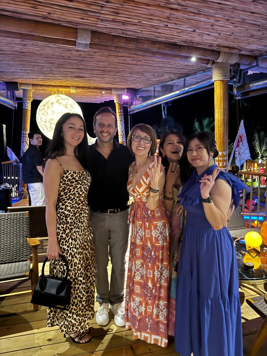 VyvoSocialFi's tweet photo. Party alert! 🚨 The night is young and it's already epic! The music's pumping, and #FutureMakers are grooving! 🎶 We're creating meaningful connections.  Let's soak in every moment of this unforgettable experience together! 💃 

#SunsetSoiree #LifestyleHoliday #VyvoSocialFi #Vyvo https://t.co/PG0iUo4bWx