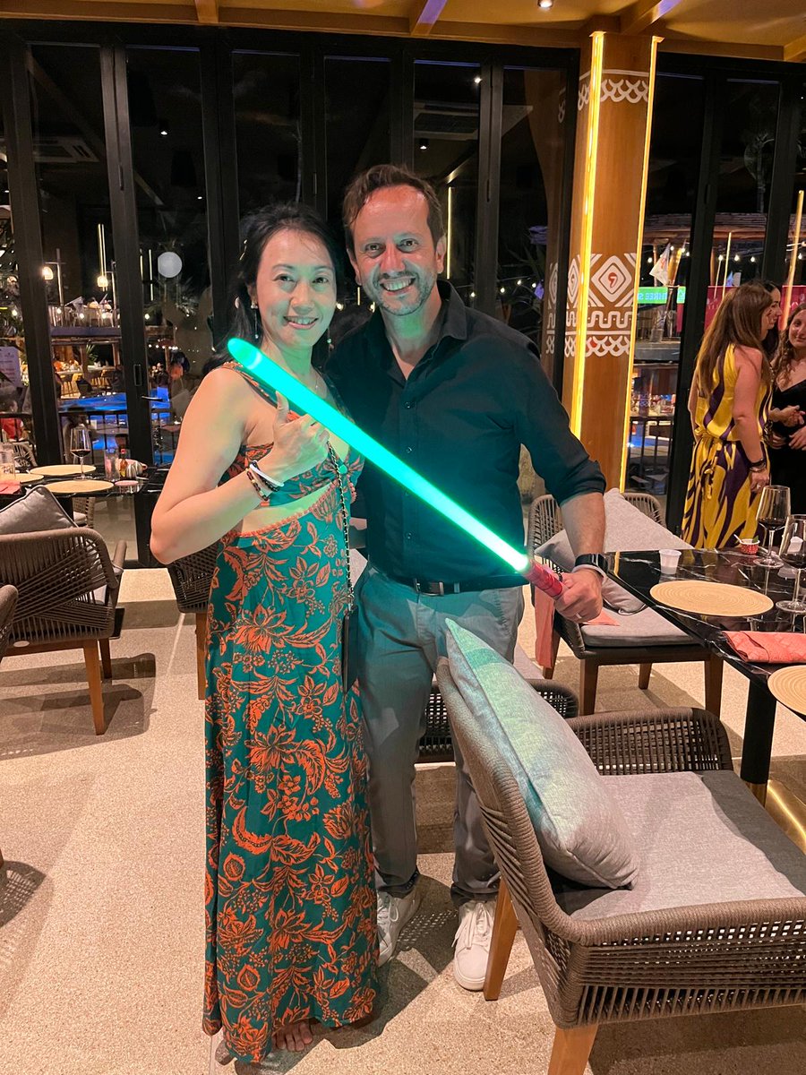 VyvoSocialFi's tweet photo. Party alert! 🚨 The night is young and it's already epic! The music's pumping, and #FutureMakers are grooving! 🎶 We're creating meaningful connections.  Let's soak in every moment of this unforgettable experience together! 💃 

#SunsetSoiree #LifestyleHoliday #VyvoSocialFi #Vyvo https://t.co/PG0iUo4bWx