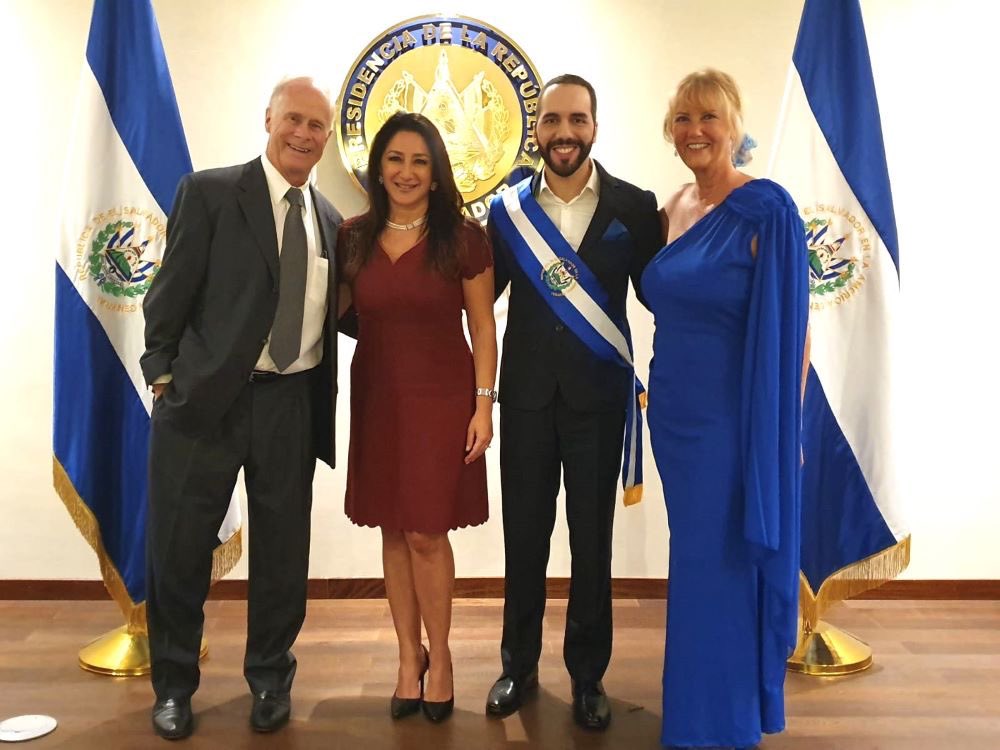 Wings of Love is endorsed by the President of El Salvador Nayib Bukele. "This is a beautiful story written in a simple and riveting manner. Full of truths. Anyone that reads it will find inspiration either to start following his purpose or the energy to continue on their path.”