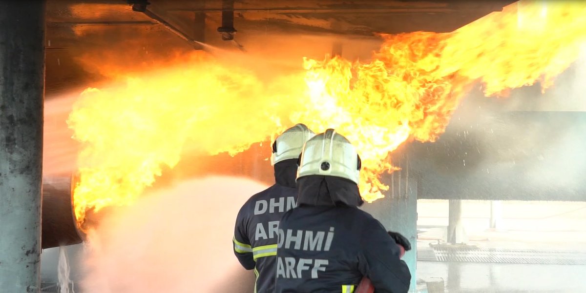 🚨ÖZEL

DHMİ ARFF ekipleri nelere müdahale etti👇

Devlet Hava Meydanları İşletmesi’nin(DHMİ) 1858 kişilik ARFF ekipleri, 2023 yılında kurtarma ve yangınla mücadele hizmetleri kapsamında; 521 araç ve 4 takım uçak kurtarma ekipmanı ile birlikte; 11.598 adet emniyet tedbir hizmeti,