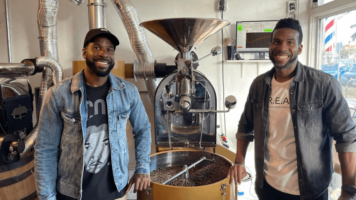 iLovetheBurg's tweet photo. From the garage to full-time roasters: Hogg Batch Coffee is a St. Pete success story >> https://t.co/gsJ00AIFkl https://t.co/jdHE2dBu8T