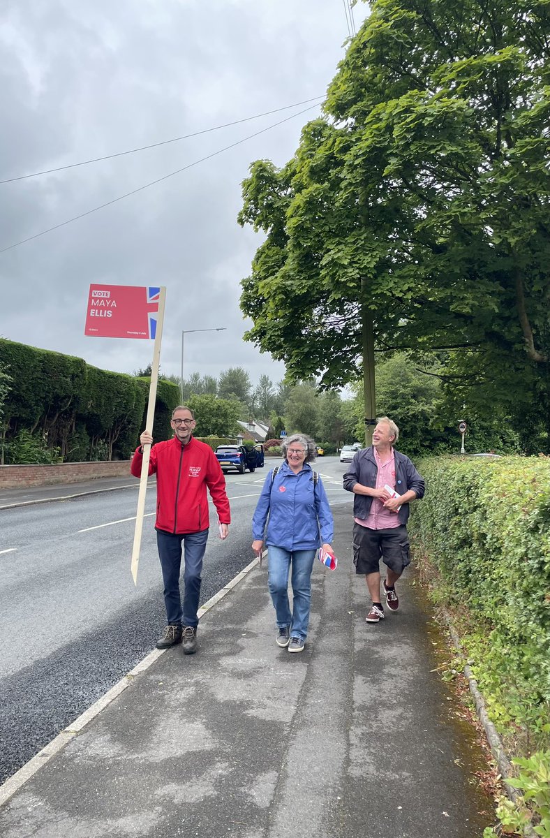 connord_291's tweet image. What an incredible day of campaigning! Exhausting but worthwhile.

Over 8 miles &amp;amp; 5 hours of doorknocking in Rural Preston, Grimsargh and Fulwood today for @mayaellisuk for Ribble Valley! 

Great support all round - new posters and stakes still going up even now! 🌹