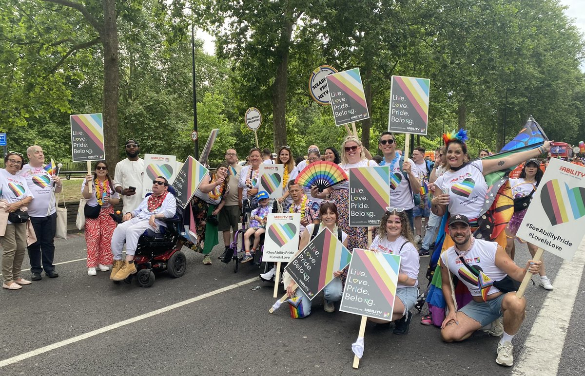 Amazing atmosphere celebrating all things Pride in London with <a href="/SeeAbility/">SeeAbility</a> supported by @RPCLaw  #Pride2024