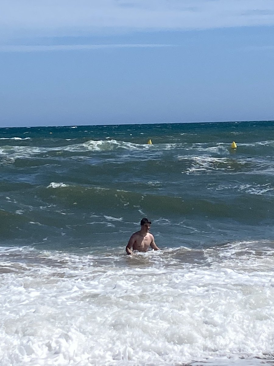 A rainy start in the south of France rewarded with adolescent-thrilling waves! #languedoc #holidays