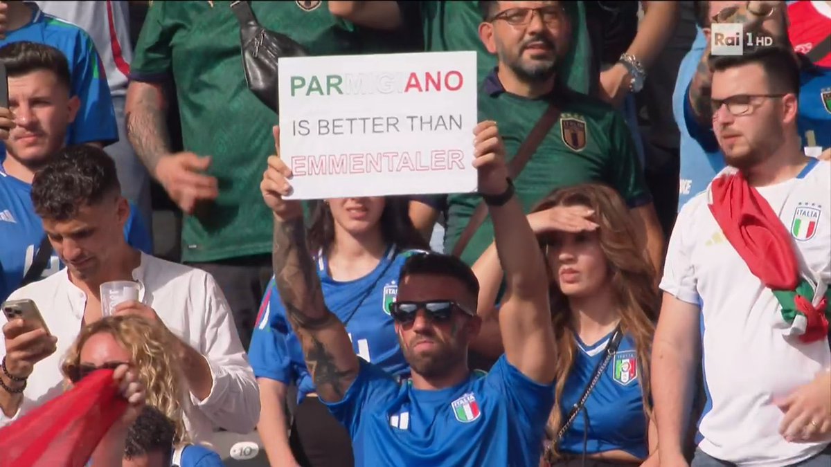 _MissCoraline_'s tweet photo. Proud to be Italian 🇮🇹😂

#ItaliaSvizzera #SvizzeraItalia #ITASVI #EURO2024 https://t.co/pakt8NRGGJ