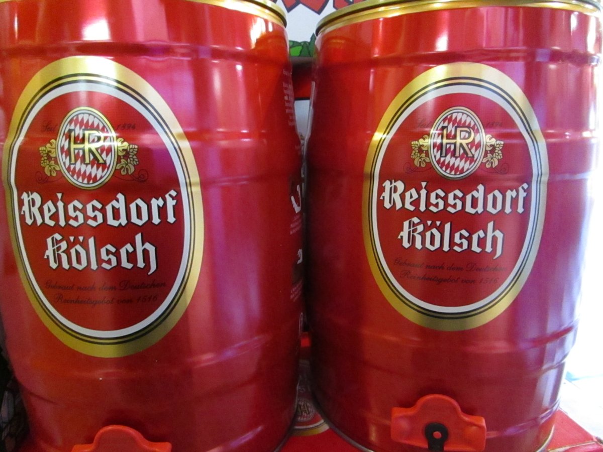 GermanGourmet's tweet photo. Holiday Hours:

July 1 and 2 - Closed
July 3 - Open 9 - 7
July 4 - Open 9 - 4

Happy Independence Day!

Come in to pick up Bratwurst for your Grill...

and German Beer for the rest of you! https://t.co/HA0dDGBK9B