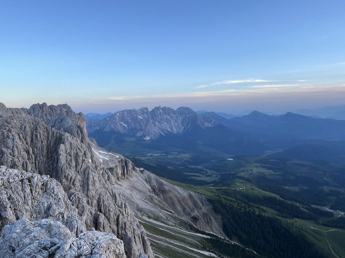 Il tramonto dal Rifugio Passo Santner è magico #dolomiti #lonelyplanet #mountain