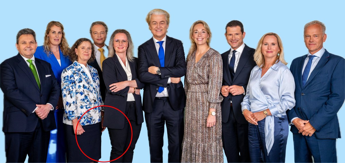 Fascinerend hoe Wilders' trotse feest&amp;triomf foto de facto een slodderige fotoshop-productie blijkt en derhalve doet vermoeden, dat hij 'zijn bewindslieden' nog nimmer als team bijeengebracht heeft. Deze lieden zien elkaar blijkbaar 2 juli voor het eerst? Bij de beëdiging?