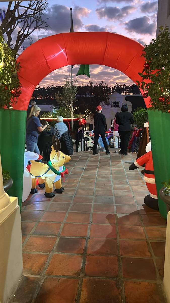 tulbagh_hotel's tweet image. We hope everyone is enjoying Christmas in Winter as much as we are ❤️

#ChristmasInWinterTulbagh #Tulbagh #CIWTulbagh #ChristmasInWinter