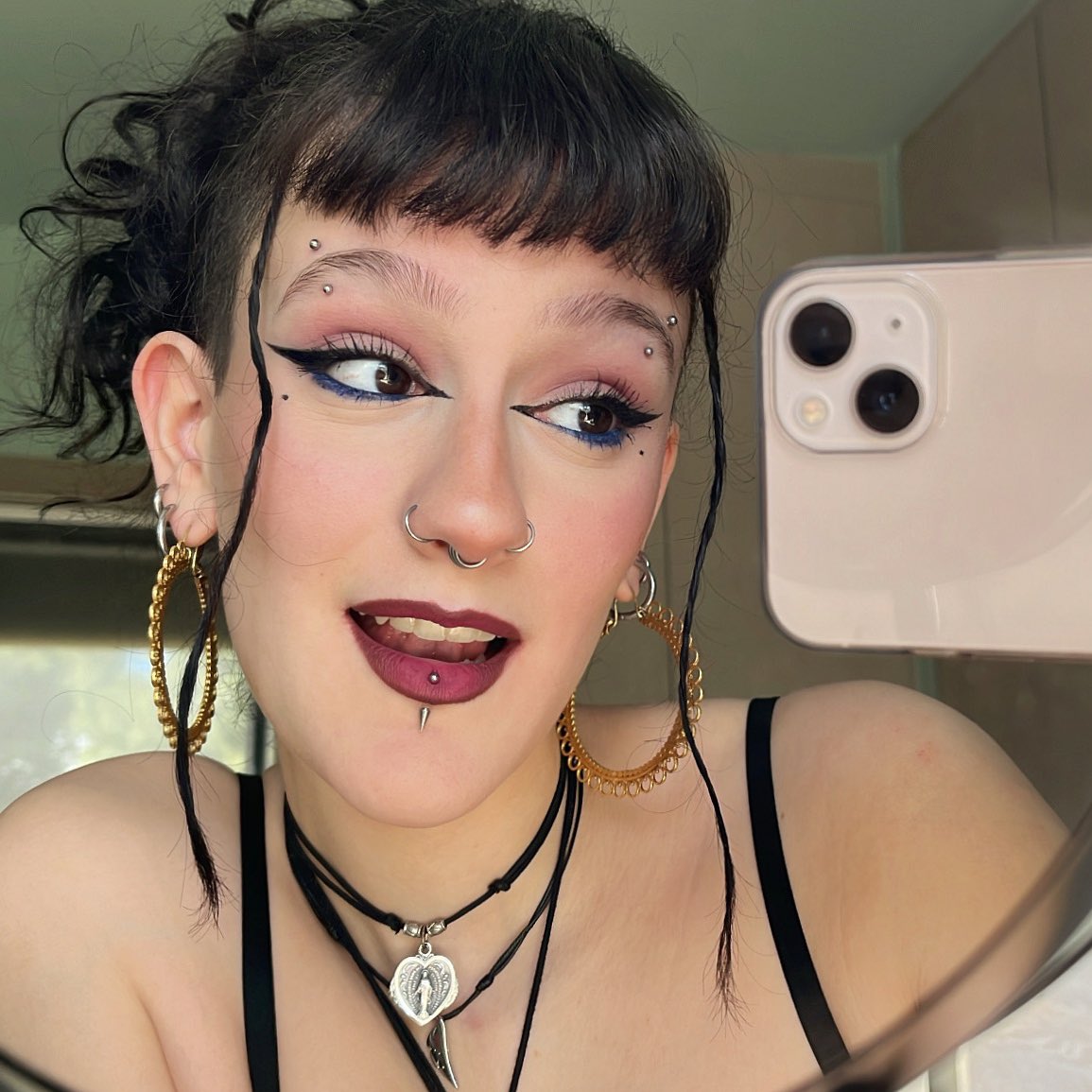 DonsBodyarts's tweet photo. #face #piercings synthesis consisting of #nostrils #piercings , #septumpiercing , vertical #labretpiercing , #eyebrows #piercings done with #titanium #jewelry
#donk #athenspiercings #alternative #body #art #bodypiercing #bodymods #inspiration #facepiercings #piercing #girl https://t.co/7I4epWsR7N