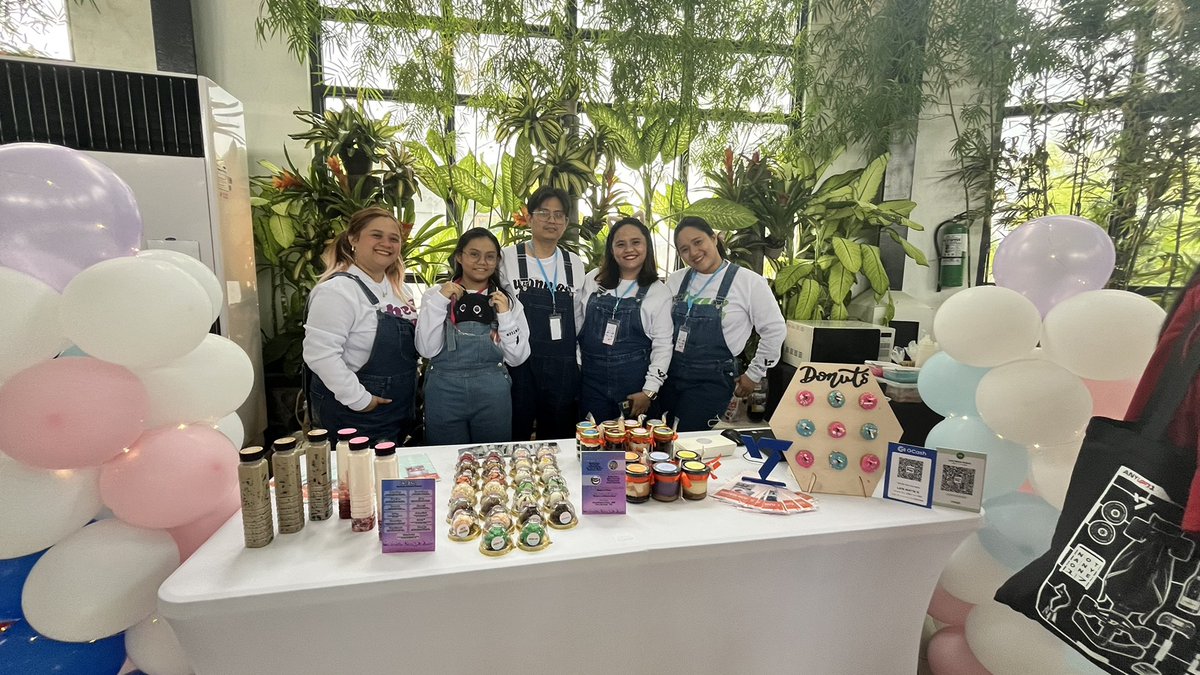 btfldys's tweet photo. Thank you to all caratdeuls who dropped by and tried our sweet treats today at #DIAMONDC17Y by @couprang0808_co 

We really had a great time today! Hope to see you in the next events. 😊 https://t.co/x9Sw7ycjXY