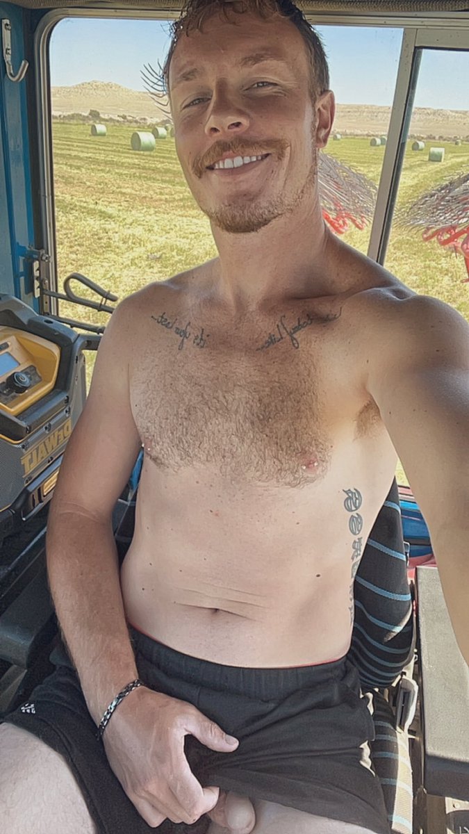 RT if you wanna play farmer with me this weekend 👨‍🌾 🤠