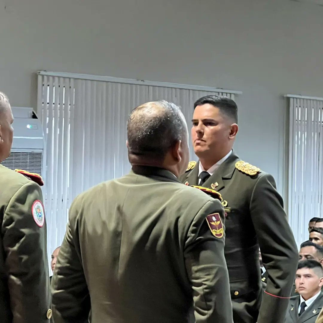 33BrigadaCaribe's tweet photo. #28JUN24 || Acto de Ascenso Conjunto al Grado y Jerarquía Inmediata Superior del personal militar profesional de las unidades acantonadas en la Zona Sur del Edo. Anzoátegui. https://t.co/1dWnmxylAC