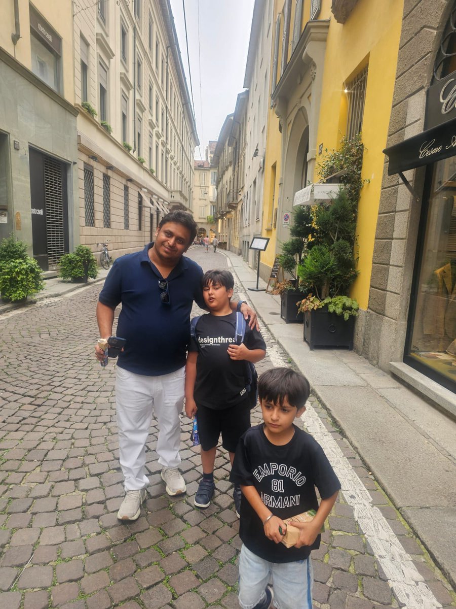 rohanpate11's tweet image. Savoring the magic of the holidays with my two lil munchkins by my side! 🥰✨
.
.
.
.
#holiday #muchkins #littleones #kidslove #holidaytime #familytime #vacation
