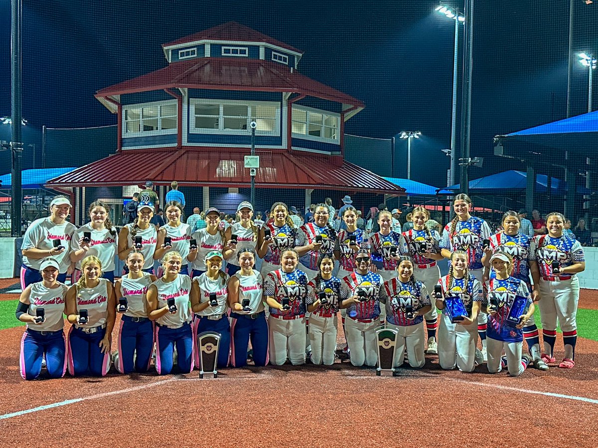 DiamondChix_16U's tweet photo. Chix had an amazing week at the @usssaspacecoast National World Series! 
Despite setbacks, heat and multiple rain delays these girls came back strong to finish National finalists in the Championship game. @USSSAFastpitch #StrongerTogether https://t.co/X1cn5I1Yn3