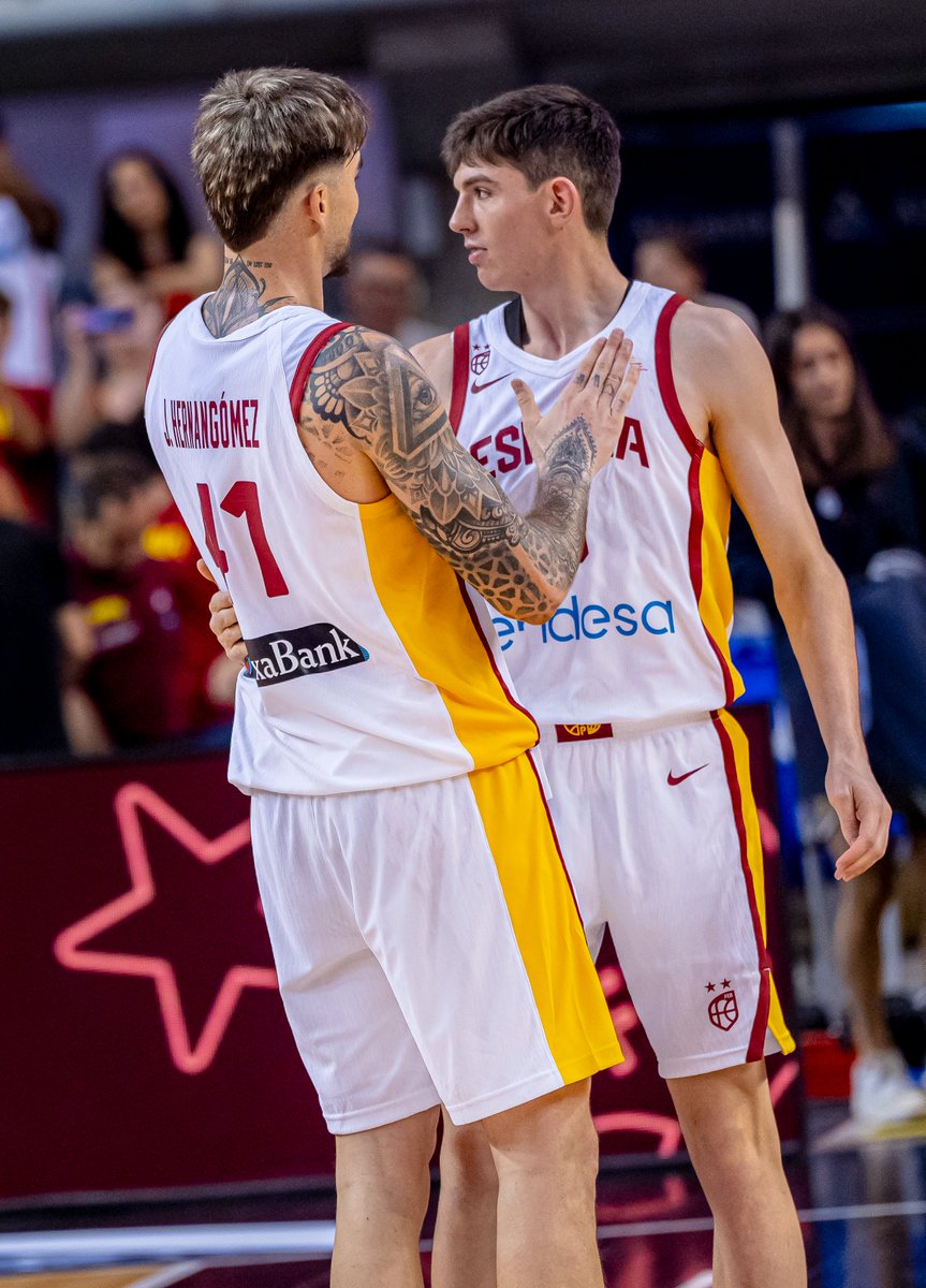 Baloncesto España (@baloncestoesp) on Twitter photo Un gusto verte crecer y progresar con #LaFamilia, <a href="/Laaarry_14/">Sergio De Larrea Asenjo</a> 💪
A seguir así‼️ Te apoyaremos juntos a tus compañeros en la #U20M 🇪🇸
#SomosEquipo Un gusto verte crecer y progresar con #LaFamilia, <a href="/Laaarry_14/">Sergio De Larrea Asenjo</a> 💪
A seguir así‼️ Te apoyaremos juntos a tus compañeros en la #U20M 🇪🇸
#SomosEquipo