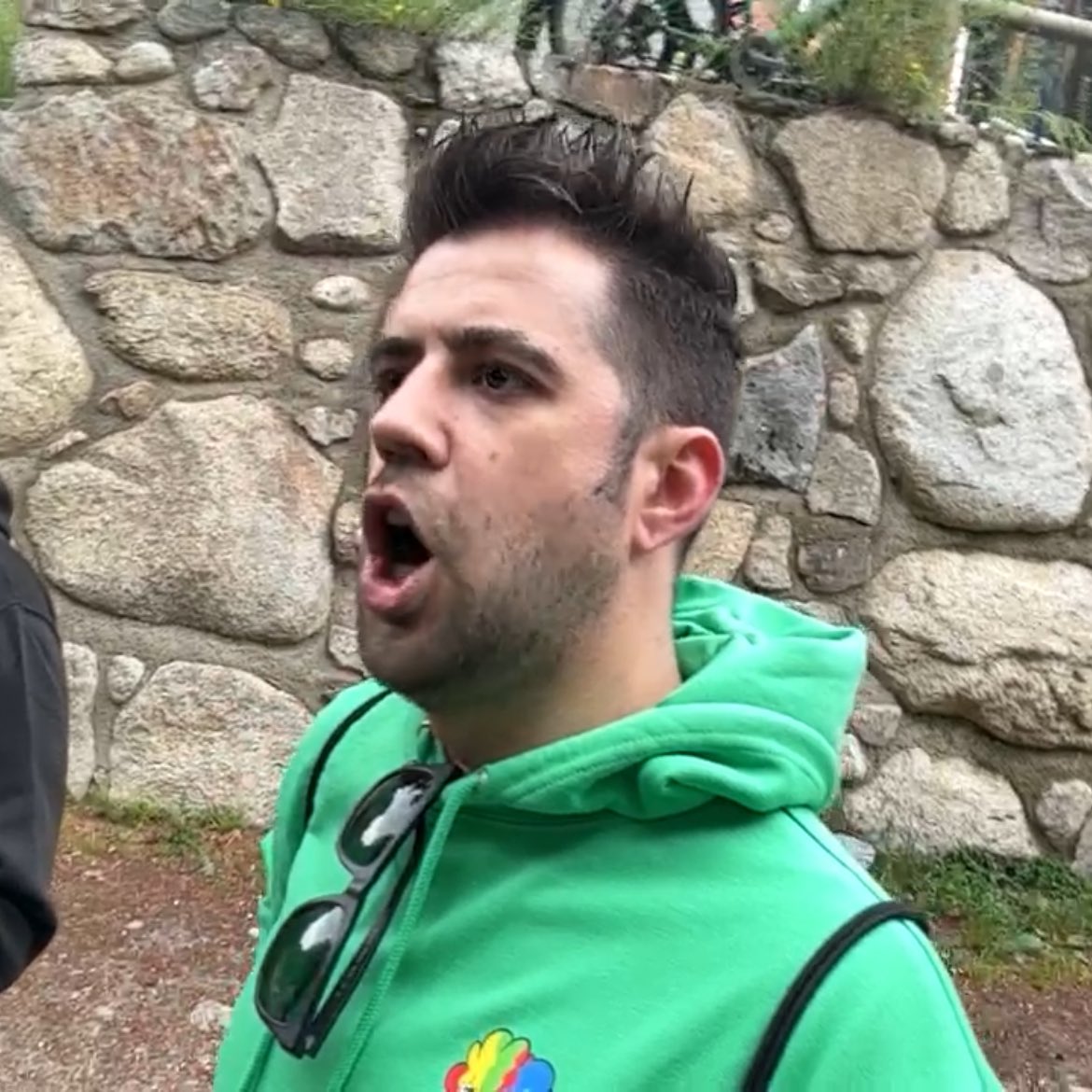 momentos random de auron en el irl