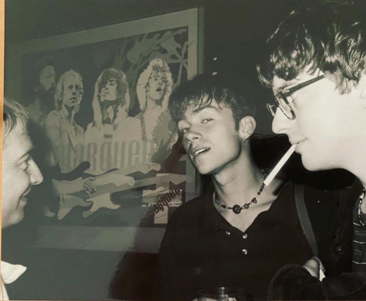 musicvenuetrust's tweet photo. Side by side - @DamonAlbarn performing with @BombayBicycle Club at @Glastonbury, and way back at The Marquee Club in 1991.
A reminder that grassroots music venues are where it starts.
#ItStartedHere
#Glastonbury #Glastonbury2024
#Blur #Gorillaz https://t.co/xvUFBo5HSl