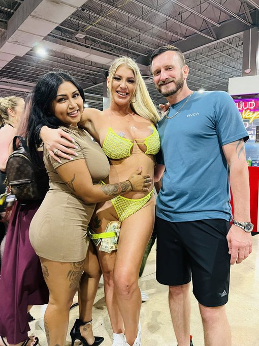 @MayaLynn88 https://t.co/ZYQxNdbA5X<a class="tags" target="_blank" title="On Twitter" href="/?out=eyJ0eXAiOiJKV1QiLCJhbGciOiJIUzUxMiJ9.eyJpYXQiOjE3MjAyODg5NTksImlzcyI6InR3cG9ybnN0YXJzLmNvbSIsIm5iZiI6MTcyMDI4ODk1OSwiZXhwIjoxNzUxODI0OTU5LCJyZWRpcmVjdF91cmwiOiJodHRwczovL3R3aXR0ZXIuY29tL01heWFMeW5uODgifQ.0C6ux1J3Di50YWgvd2_6NycACjlgJx5gFnKNAO5srTiU3X2L2B0_JZ-J4dx7WUBKuG3EoevfKSFkLaQdOA9YMw">@MayaLynn88</a><a href="/tag/mvsales"class="tags"><span>#mvsales</span></a>