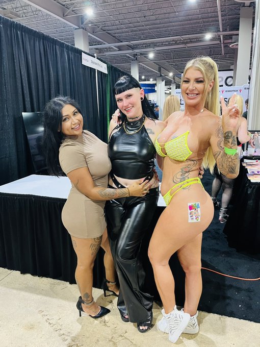 @MayaLynn88 https://t.co/ZYQxNdbA5X<a class="tags" target="_blank" title="On Twitter" href="/?out=eyJ0eXAiOiJKV1QiLCJhbGciOiJIUzUxMiJ9.eyJpYXQiOjE3MjAyODg5NTksImlzcyI6InR3cG9ybnN0YXJzLmNvbSIsIm5iZiI6MTcyMDI4ODk1OSwiZXhwIjoxNzUxODI0OTU5LCJyZWRpcmVjdF91cmwiOiJodHRwczovL3R3aXR0ZXIuY29tL01heWFMeW5uODgifQ.0C6ux1J3Di50YWgvd2_6NycACjlgJx5gFnKNAO5srTiU3X2L2B0_JZ-J4dx7WUBKuG3EoevfKSFkLaQdOA9YMw">@MayaLynn88</a><a href="/tag/mvsales"class="tags"><span>#mvsales</span></a>