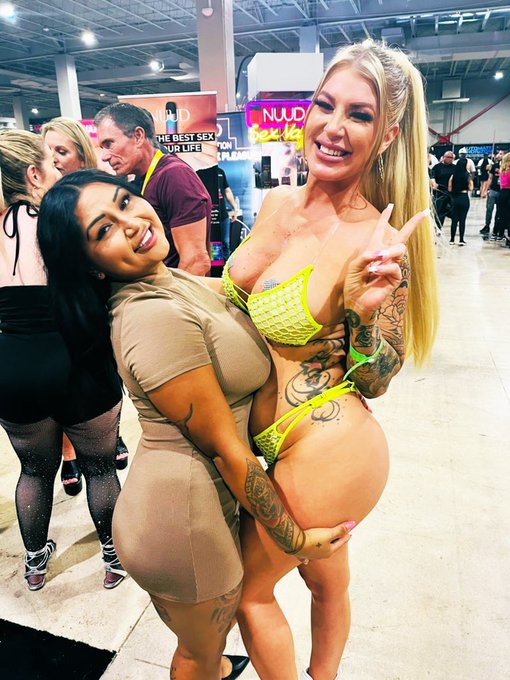 @MayaLynn88 https://t.co/ZYQxNdbA5X<a class="tags" target="_blank" title="On Twitter" href="/?out=eyJ0eXAiOiJKV1QiLCJhbGciOiJIUzUxMiJ9.eyJpYXQiOjE3MjAyODg5NTksImlzcyI6InR3cG9ybnN0YXJzLmNvbSIsIm5iZiI6MTcyMDI4ODk1OSwiZXhwIjoxNzUxODI0OTU5LCJyZWRpcmVjdF91cmwiOiJodHRwczovL3R3aXR0ZXIuY29tL01heWFMeW5uODgifQ.0C6ux1J3Di50YWgvd2_6NycACjlgJx5gFnKNAO5srTiU3X2L2B0_JZ-J4dx7WUBKuG3EoevfKSFkLaQdOA9YMw">@MayaLynn88</a><a href="/tag/mvsales"class="tags"><span>#mvsales</span></a>