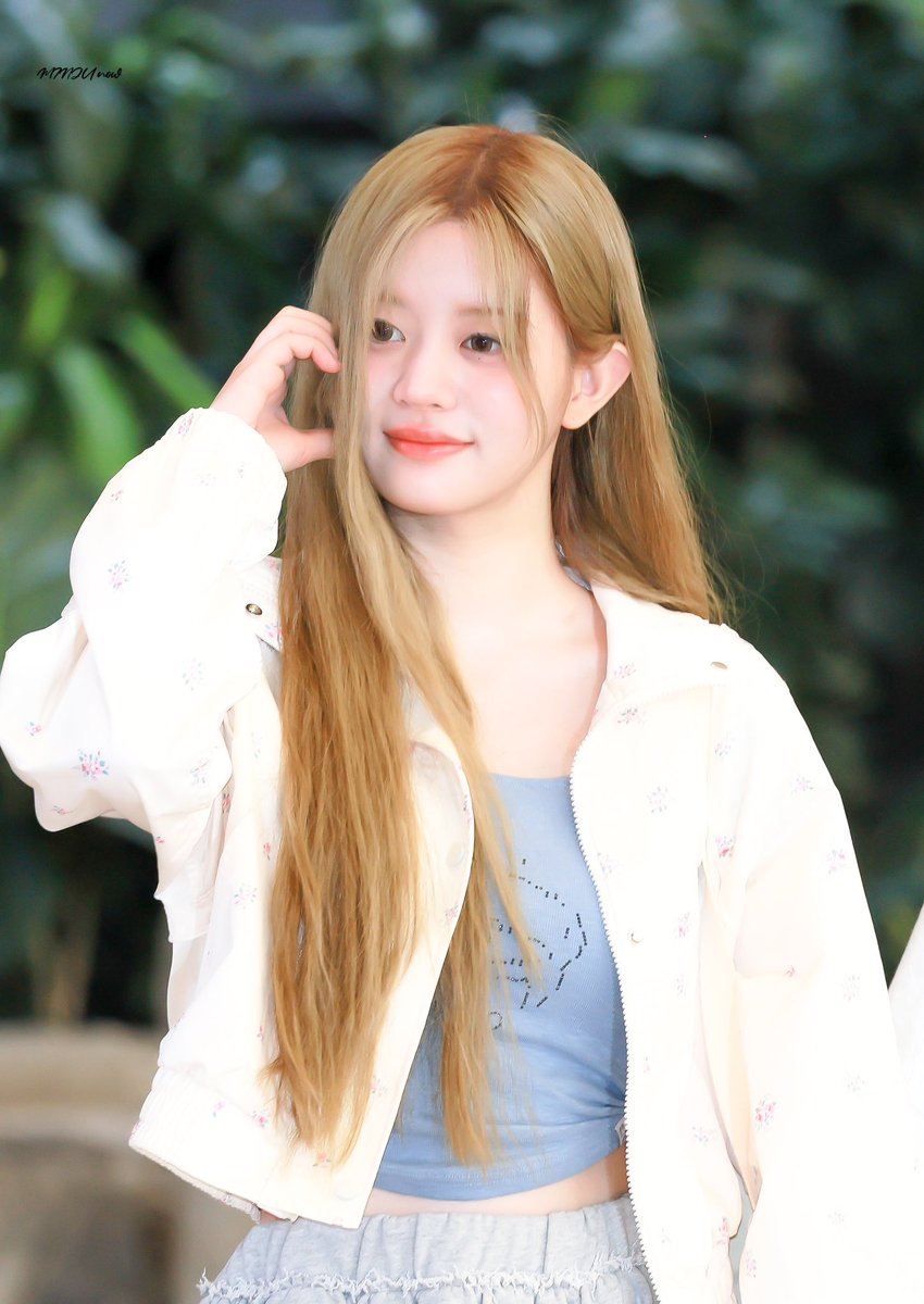 240628 GMP HQ🩷

#MINJU #민주  #아일릿 #ILLIT