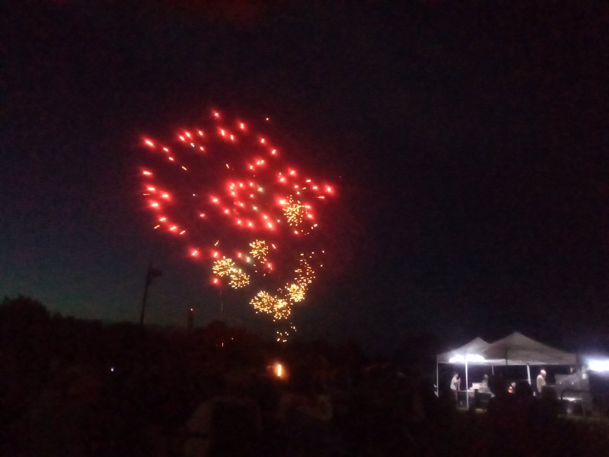 SusanEschbach's tweet photo. Kudos to the Butterfield MO Firefighters Auxiliary for spectacular fireworks and a great time 6-28-24. https://t.co/ISWaLmzAnE