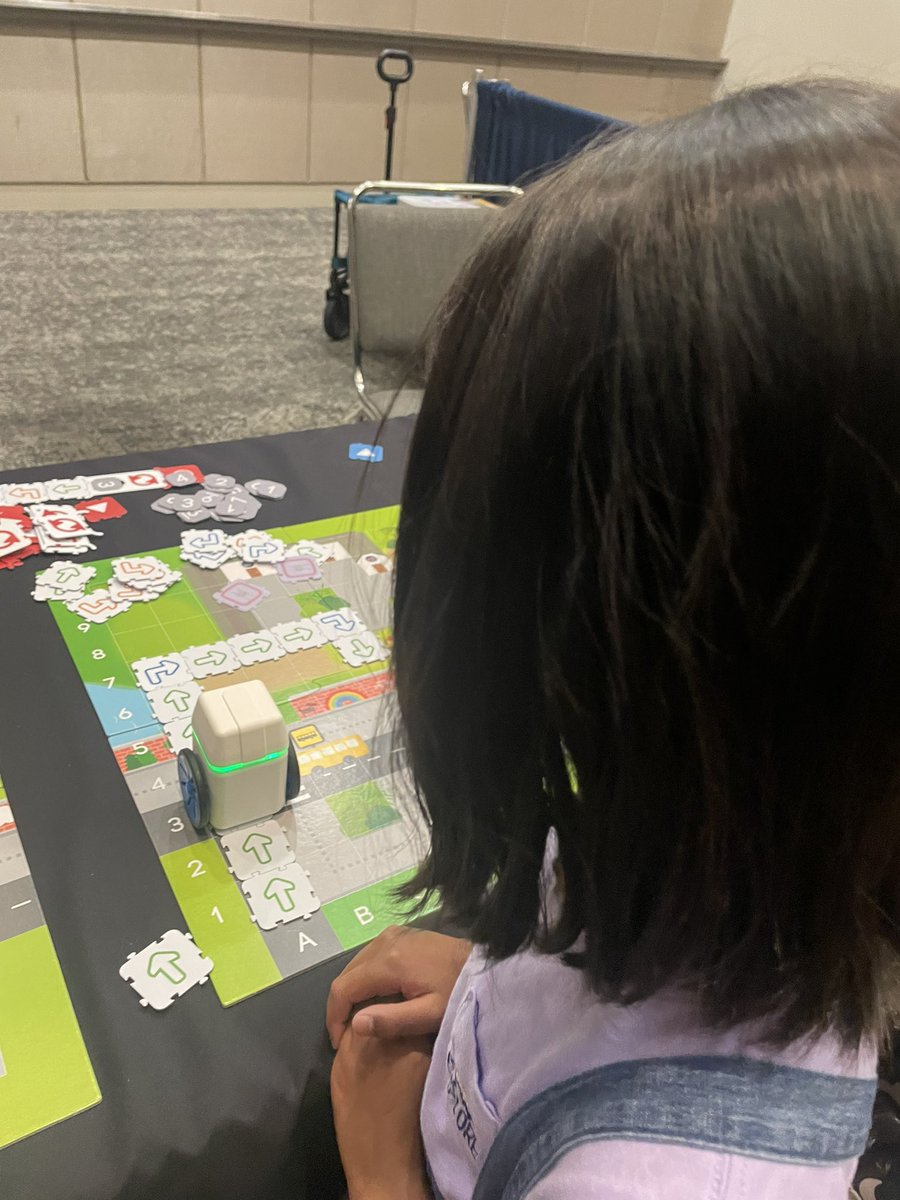 AdhithiRavi's tweet image. Love the vibe here at kids conf @kc_dc 

So much opportunity for learning STEM and creating curious minds 💡

#kcdc2024