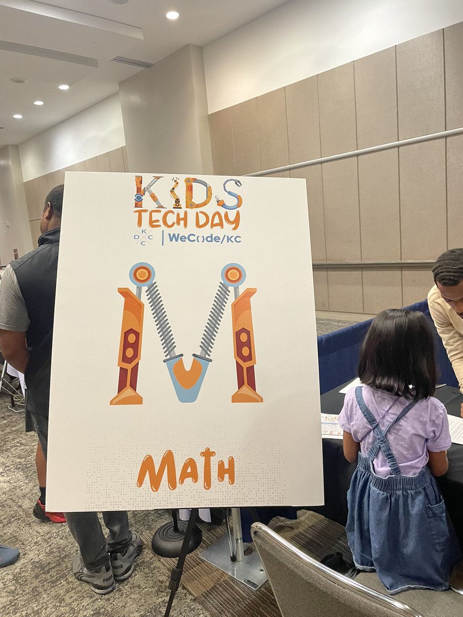 AdhithiRavi's tweet image. Love the vibe here at kids conf @kc_dc 

So much opportunity for learning STEM and creating curious minds 💡

#kcdc2024