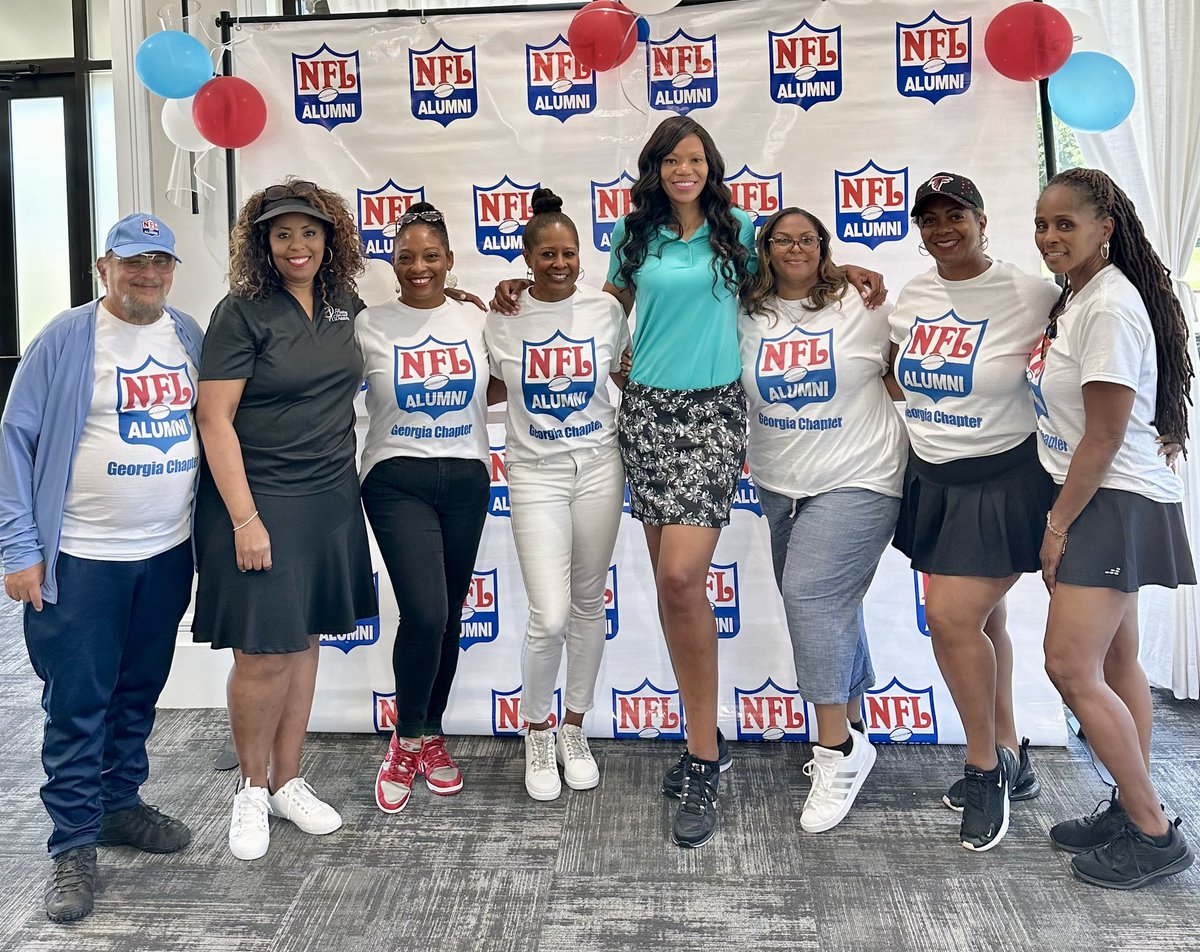 SwingIntoDreams's tweet photo. Thank you @nflgeorgiaalumni chapter for giving us the opportunity to serve &amp; support your worthy cause! We had a blast! 🏈🎓🏌🏽‍♀️ https://t.co/YeMPhZKCdO