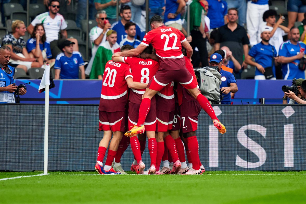 sportybetgh's tweet image. HALF-TIME: Switzerland 1-0 Italy 🔥

Freuler&apos;s superb strike in the 37th minute gives Switzerland the advantage in Berlin. Italy finds themselves on the back foot in this round-of-16 matchup.

#Euro2024 #SUIvsITA #FootballFiesta