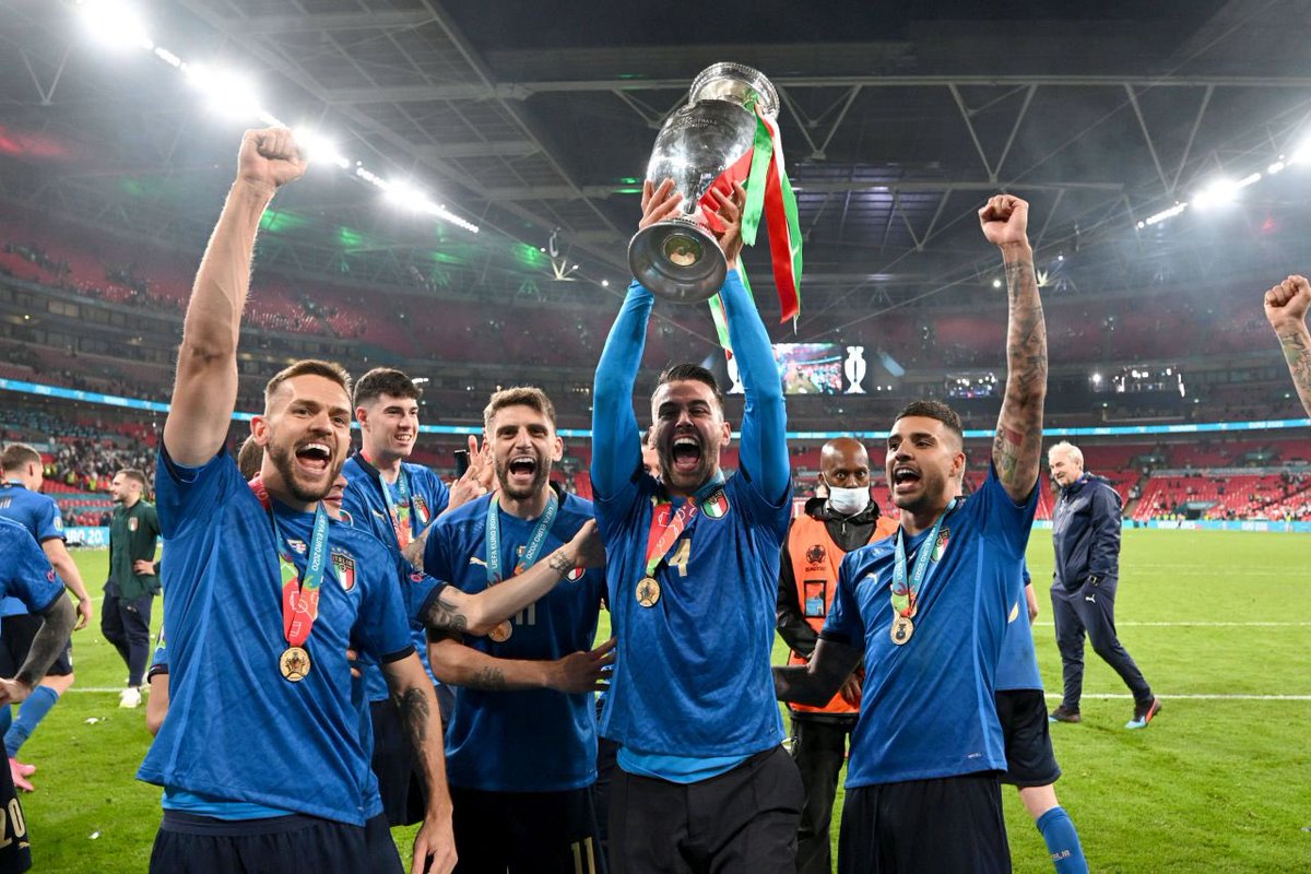 letterstohaz's tweet photo. ERAVAMO FELICI E LO SAPEVAMO. 
 
#SvizzeraItalia #EURO2024 https://t.co/tV44DjXiI8