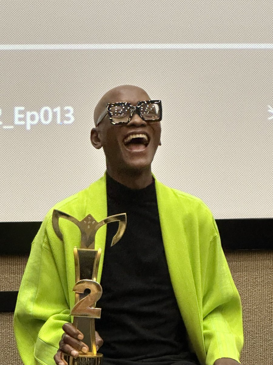 TvblogbyMLU's tweet photo. Warren Masemola AKA Giraffe has won season 2 of #Maskedsingersa . Here’s a clip of him talking about his journey on show. https://t.co/OGjxTfRIIf