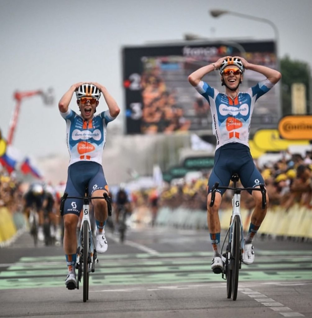 Wat is deze sport mooi…🇫🇷
@dsmfirmpostnl 
<a href="/LeTour/">Tour de France™</a> 
<a href="/romainbardet/">Romain Bardet</a> 

Frank van de Broek, wat een held!!💪🏼