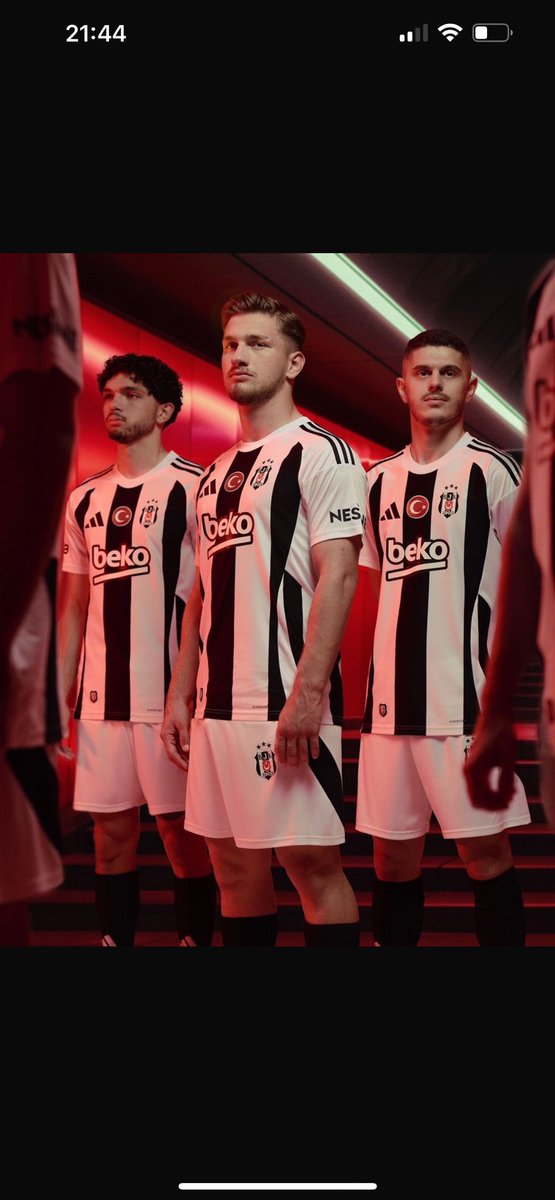 Bu tweeti beğenen,takip eden, rt yapan, 5 kişiye yeni sezon forması hediye edeceğim… 19 Temmuzda çekiliş.
🦅🖤🤍🔥😎
 
#AlmazsanOlmaz  #Beşiktaş